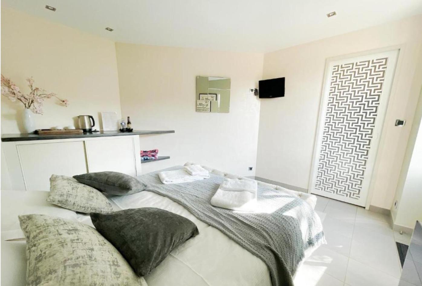 Bed and Breakfast La Ferme Du Bois De Plottes Exterior foto